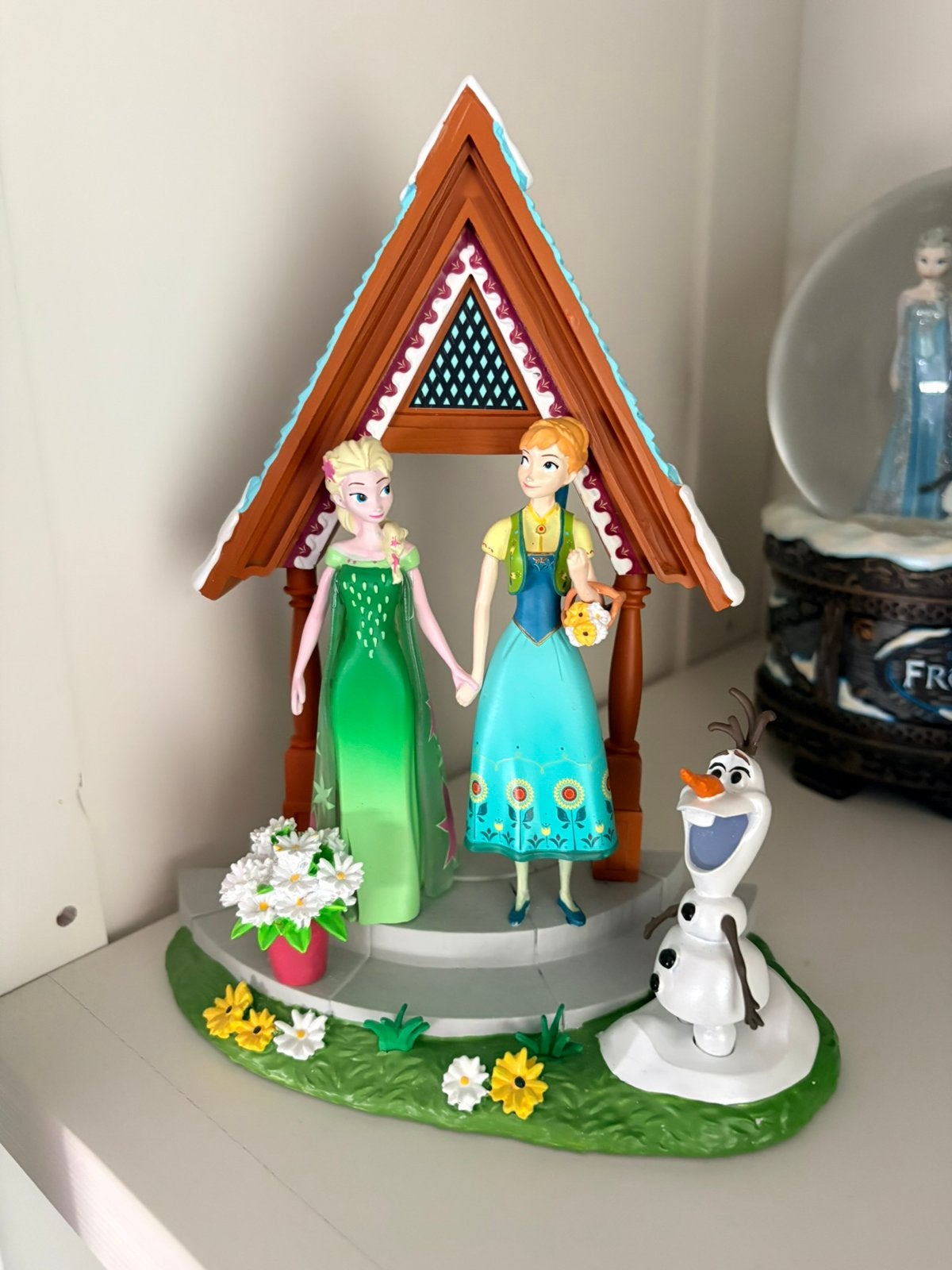 Disney parks paris frozen beeld, Verzamelen, Disney, Ophalen of Verzenden, Overige figuren, Zo goed als nieuw, Beeldje of Figuurtje
