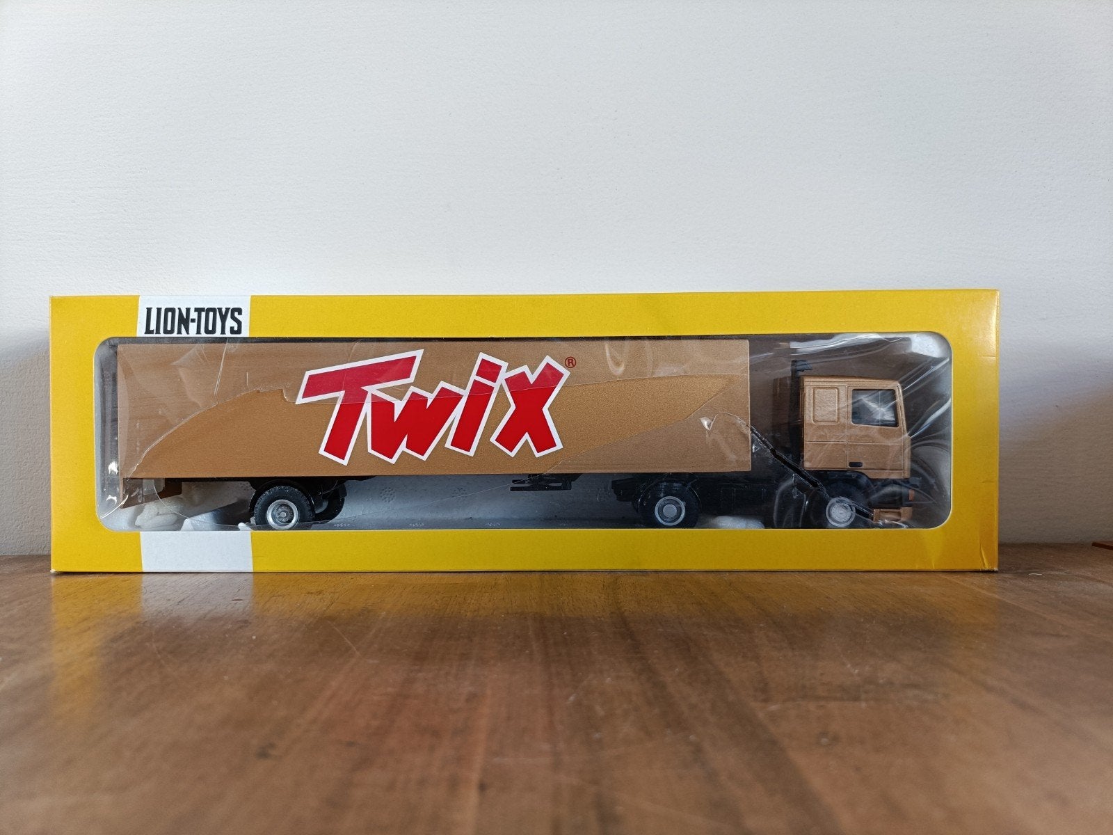 Lion-toys Twix truck, Ophalen of Verzenden, Zo goed als nieuw, Bus of Vrachtwagen, Lion Toys