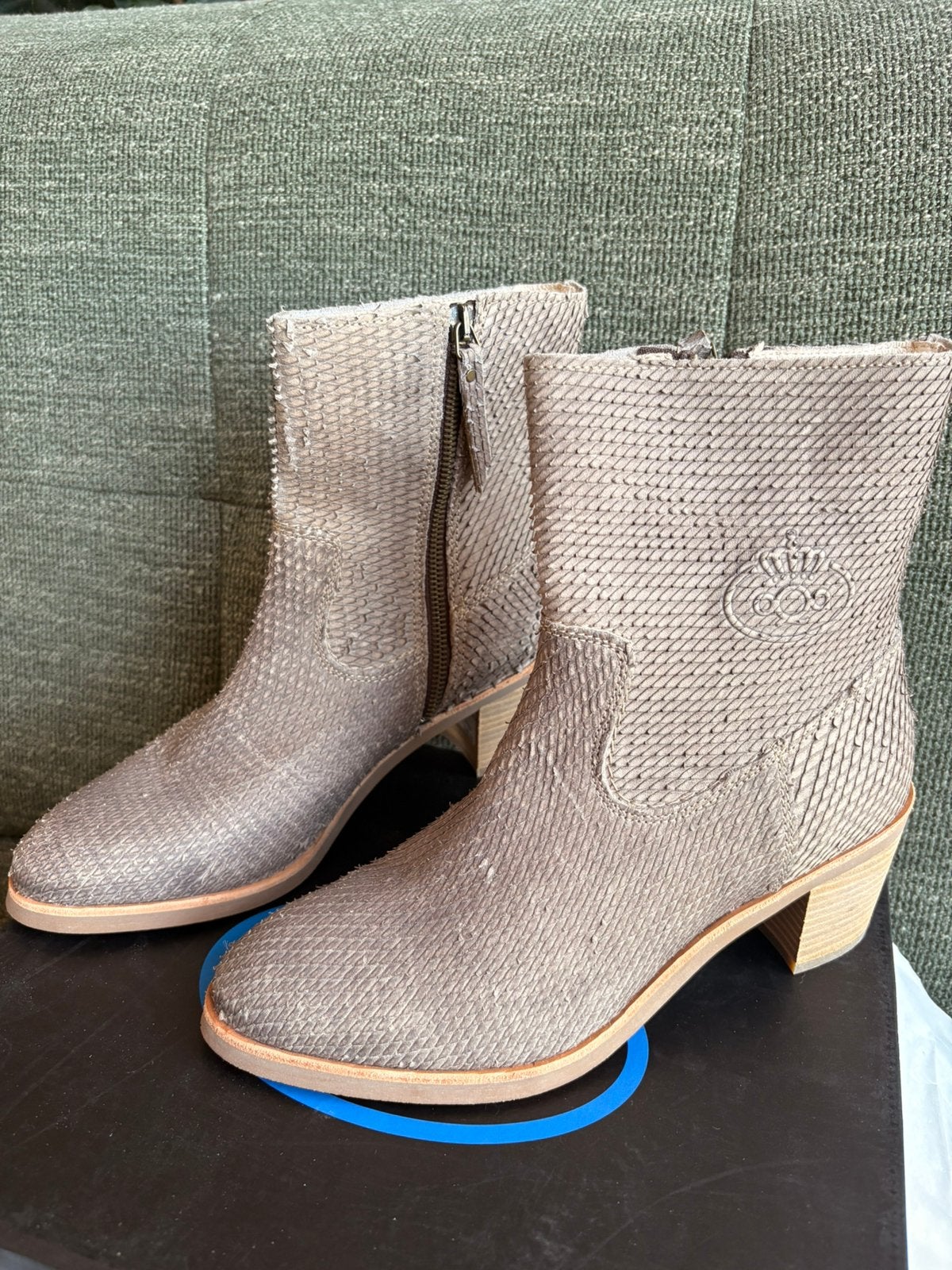 Nieuwe Aqa enkellaarzen / enkellaarsjes taupe, mt 39, Overige kleuren, Lage of Enkellaarzen, Nieuw, Ophalen of Verzenden