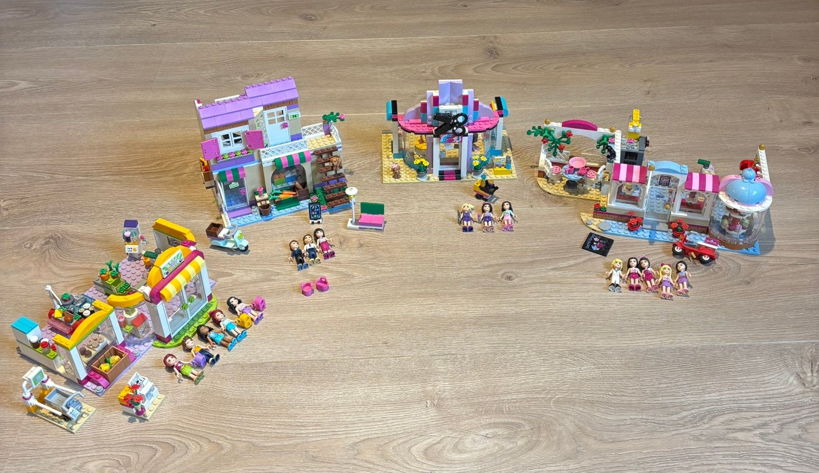 Lego friends stadje met vliegveld, Lego, Friends, Ophalen of Verzenden, Zo goed als nieuw