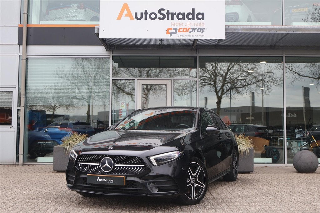 Mercedes A-Klasse Limousine A 250 e AMG-Line 218pk SoH 95% |, Auto's, Mercedes-Benz, Gebruikt, 4 cilinders, 160 pk, Zwart