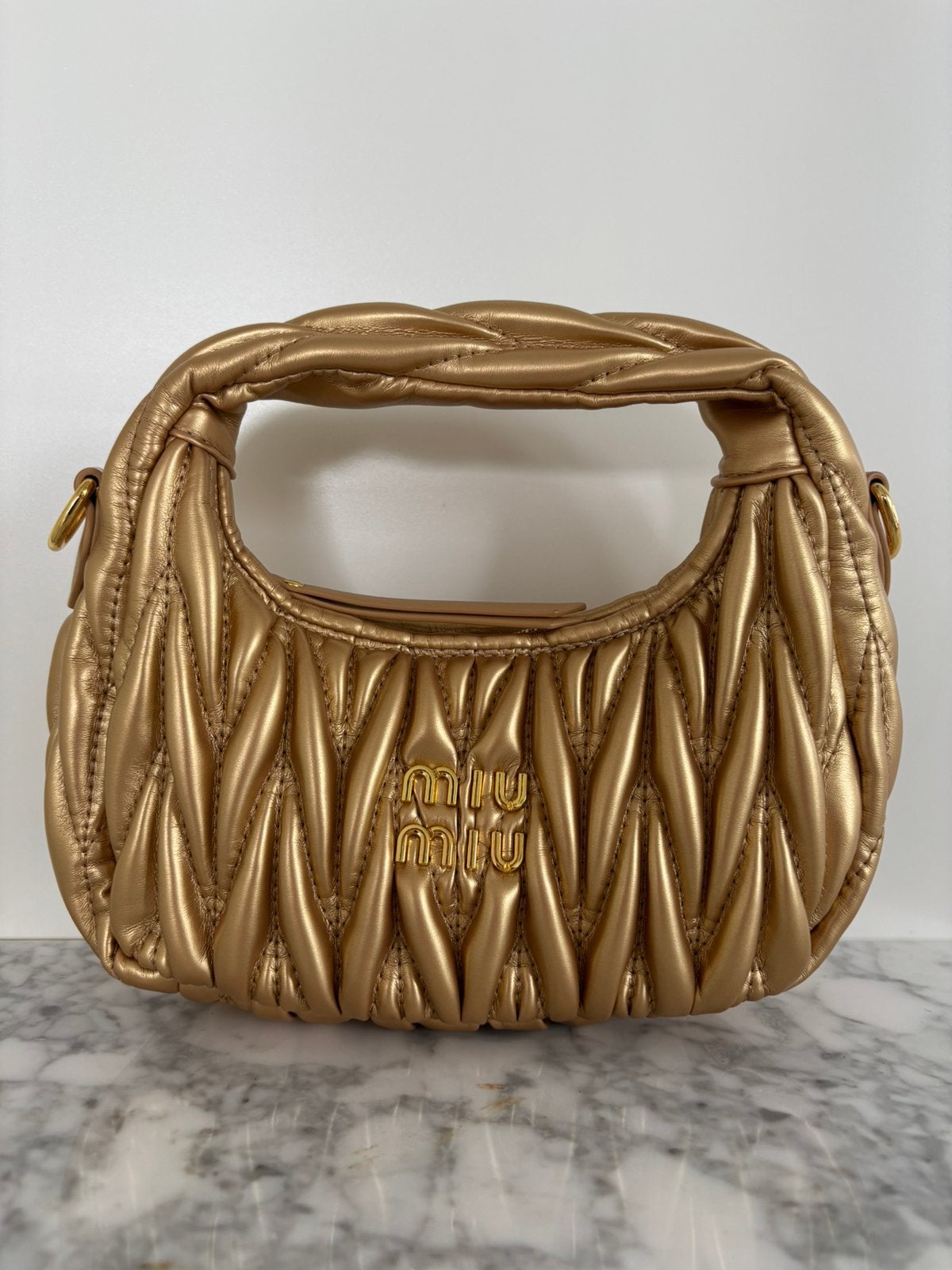 Miu Miu Wander Matelassée Bag tas goud, Sieraden, Tassen en Uiterlijk, Tassen | Damestassen, Ophalen of Verzenden, Zo goed als nieuw