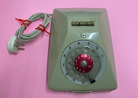 Behoorlijk beschadigde Ericovox vergadertelefoon, Ophalen of Verzenden, Niet werkend, Met draaischijf