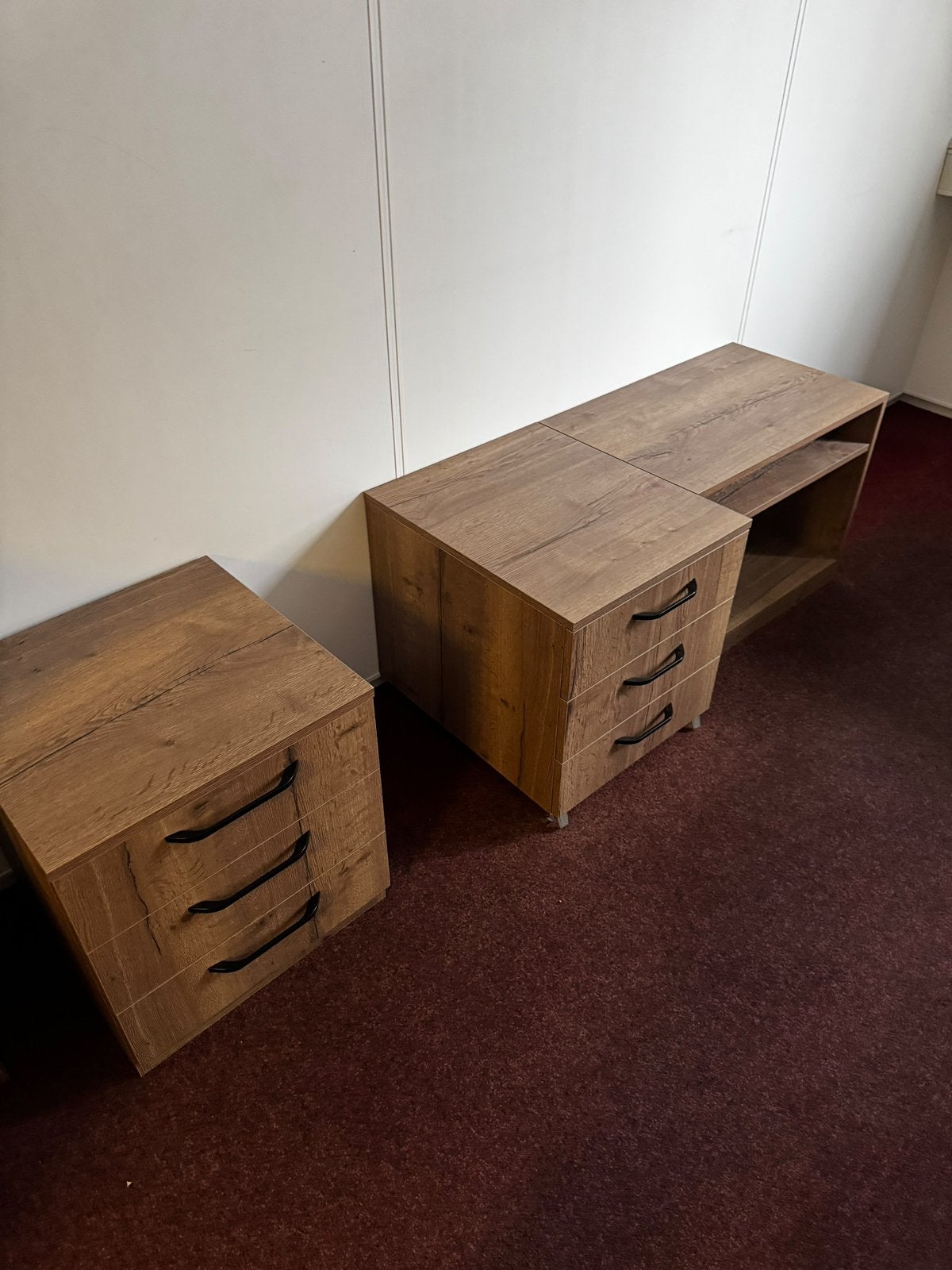 Foto 7 van Zeer mooie houten bureaus in nieuwstaat 75€