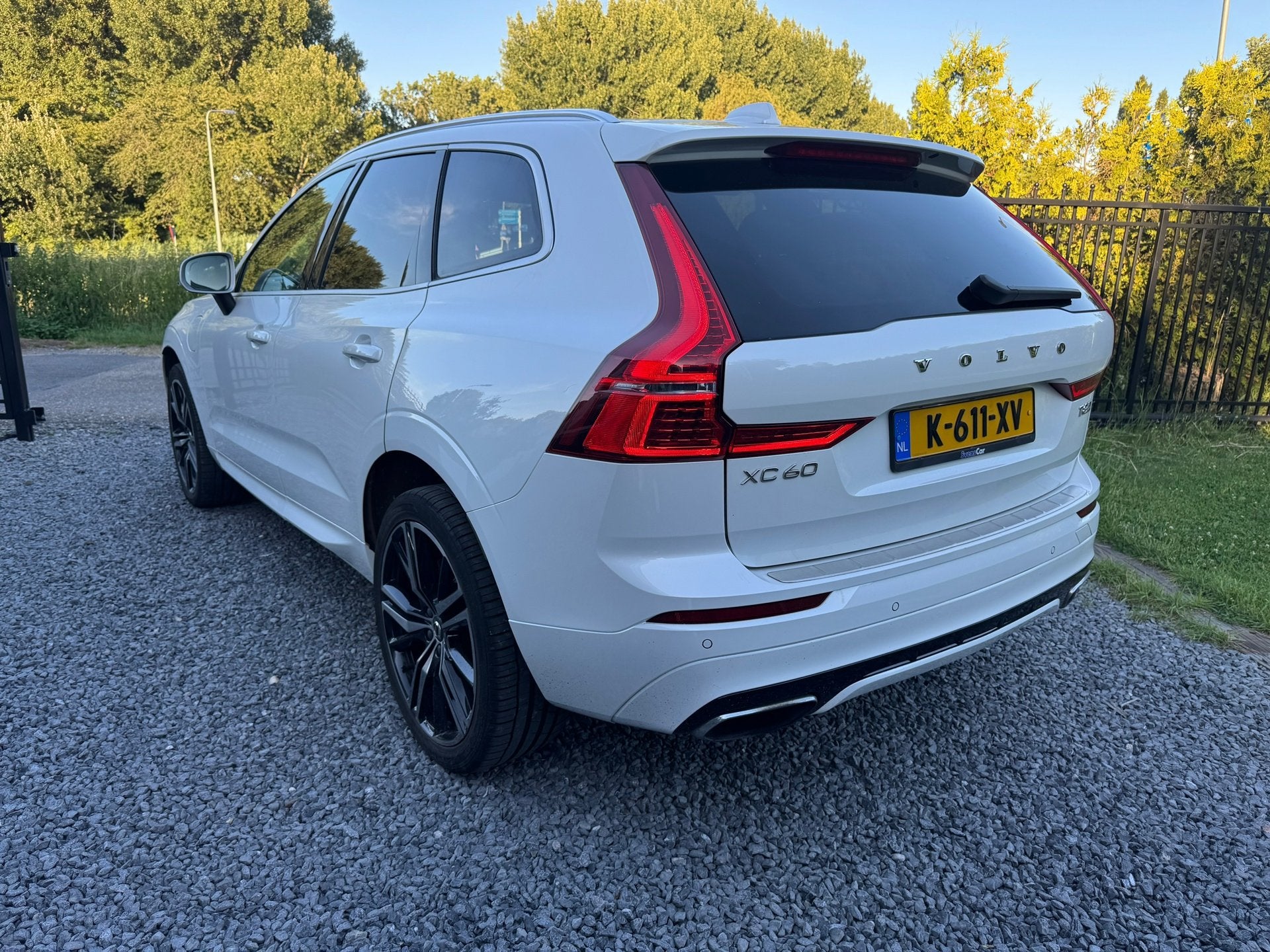 Volvo XC60 2.0 T8 Twin Engine AWD R-Design / Panorama Dak /, Automaat, Gebruikt, Euro 6, 320 pk