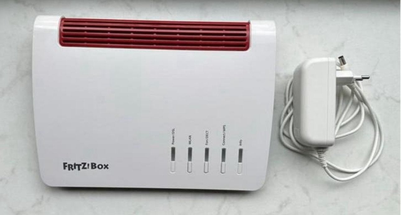 AVM Fritz!box 7590 / Router / Modem / Werkt perfect!, Computers en Software, Ophalen of Verzenden, Zo goed als nieuw, Router met modem