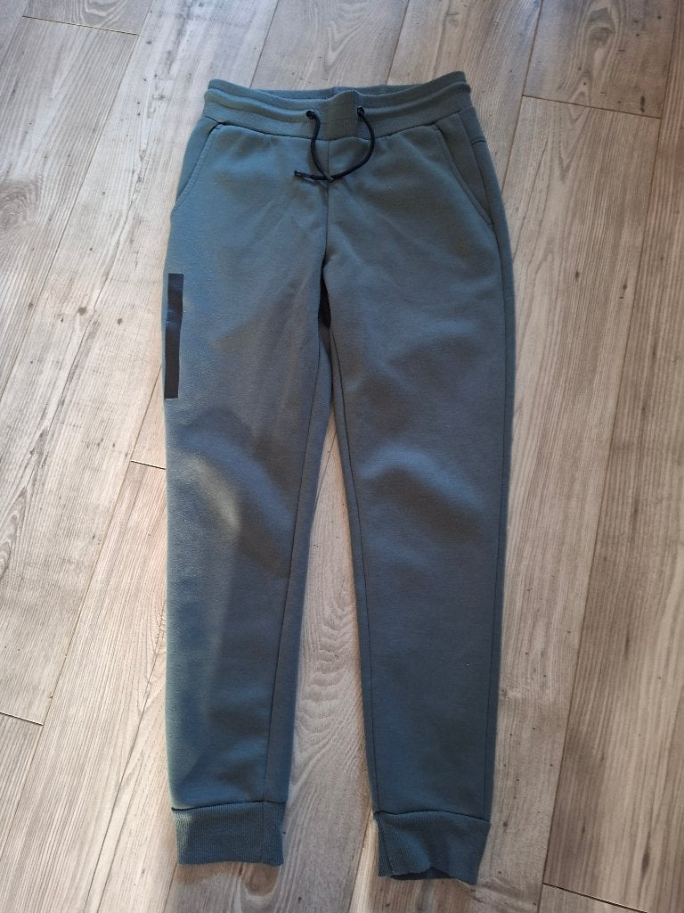 Sport kleding jongen, Gebruikt, Puma, Sport- of Zwemkleding, Ophalen of Verzenden