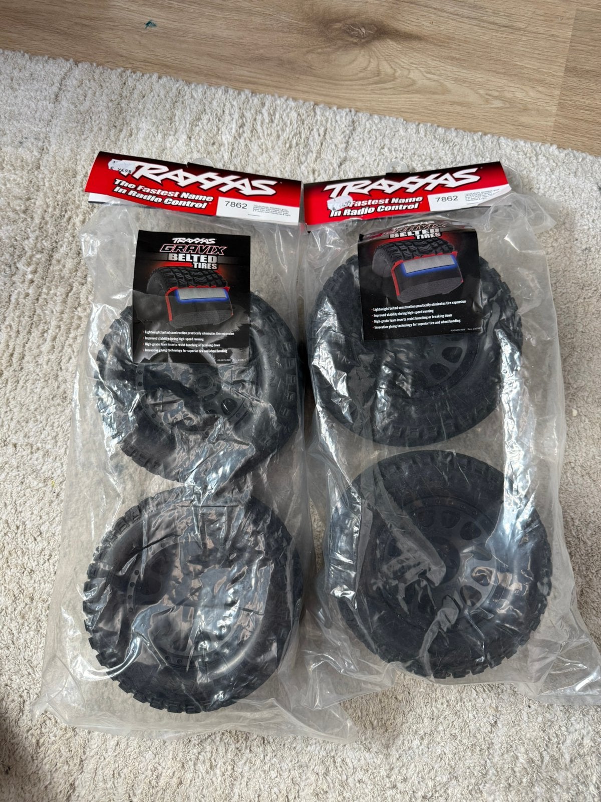 Nieuwe Traxxas belted banden voor XRT/XMAXX, Ophalen of Verzenden, Nieuw, Overige schalen, Onderdeel
