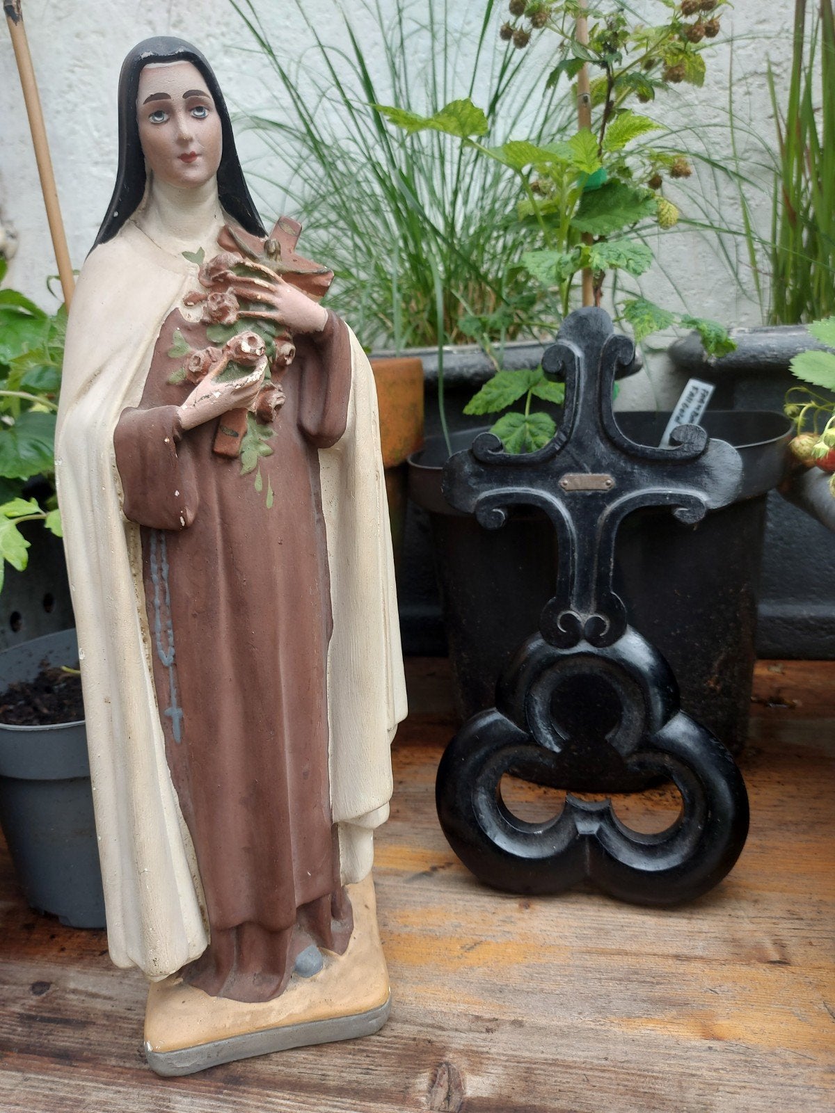 Antiek heiligenbeeld + houten kruis, Antiek en Kunst, Antiek | Religie, Ophalen of Verzenden