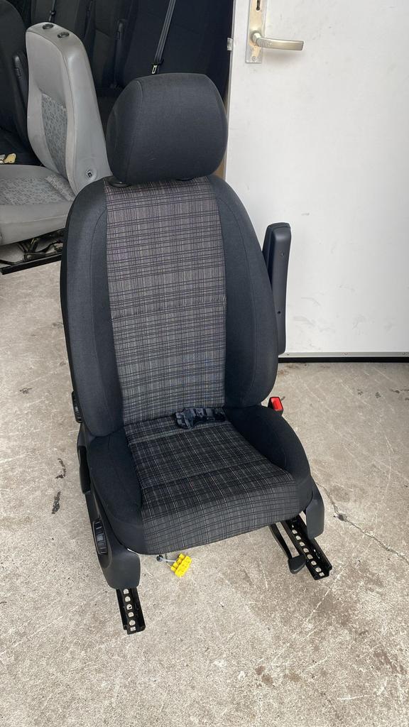 bijrijdersstoelen voor Mercedes Vito W447 (2014-heden)., Ophalen
