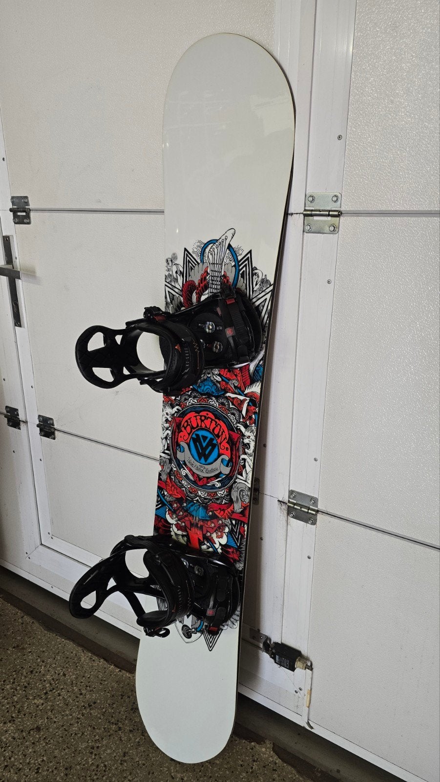 Burton 154 snowboard met K2 bindingen, zeer weinig gebruikt, Ophalen, Zo goed als nieuw, Board