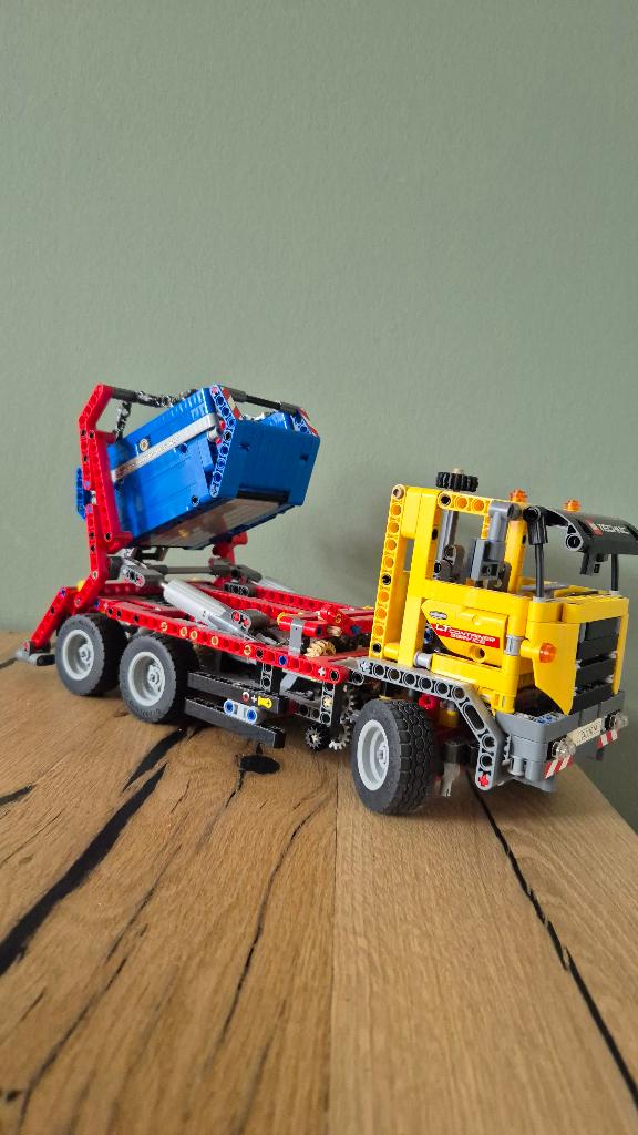 Lego technic portaal vrachtwagen 42024, Kinderen en Baby's, Speelgoed | Duplo en Lego, Ophalen, Lego, Zo goed als nieuw, Complete set