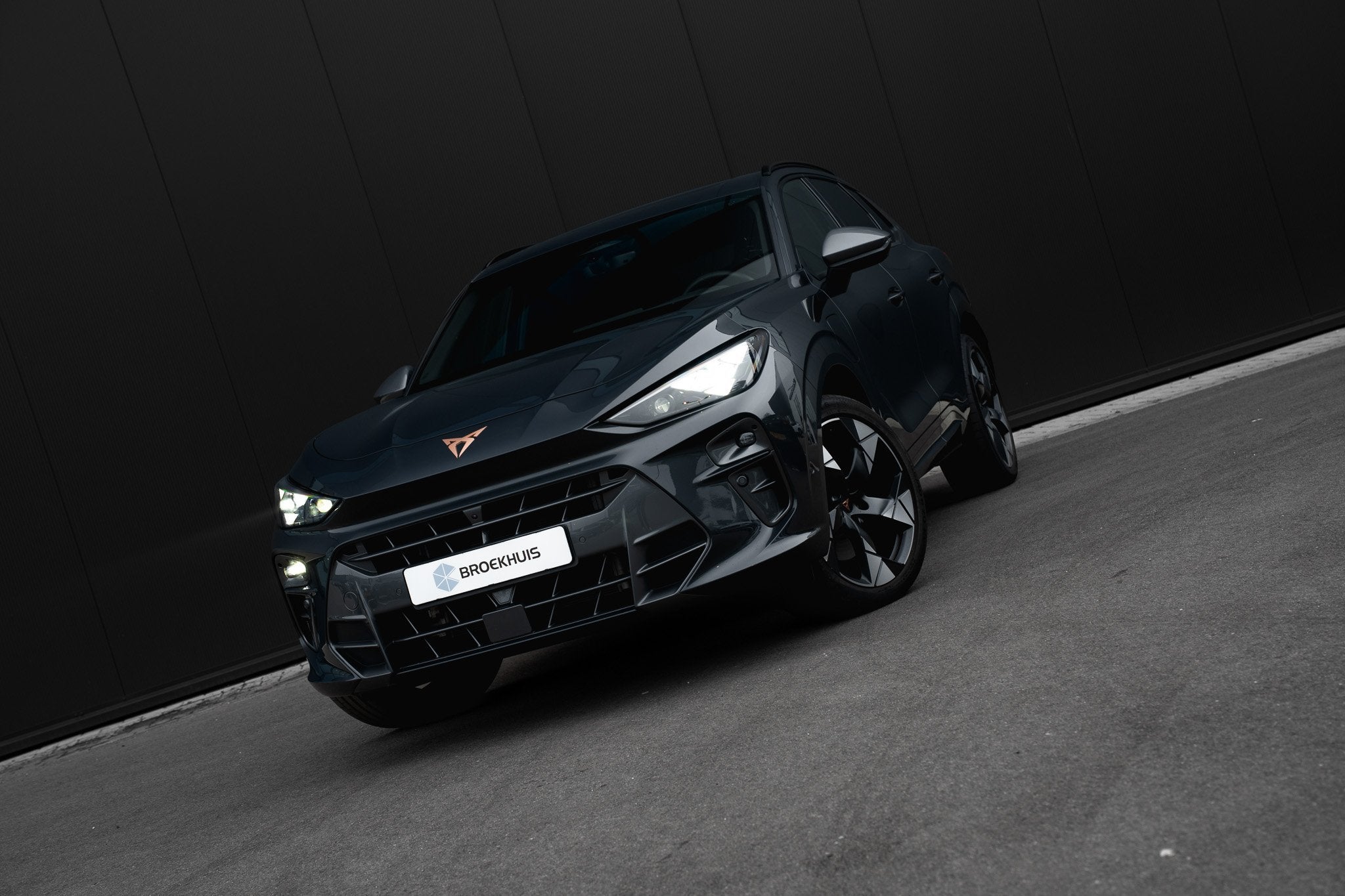CUPRA Terramar 1.5 TSI e-Hybrid 272pk VZ Performance, Auto's, Dealer onderhouden, 4 cilinders, Alcantara, Origineel Nederlands