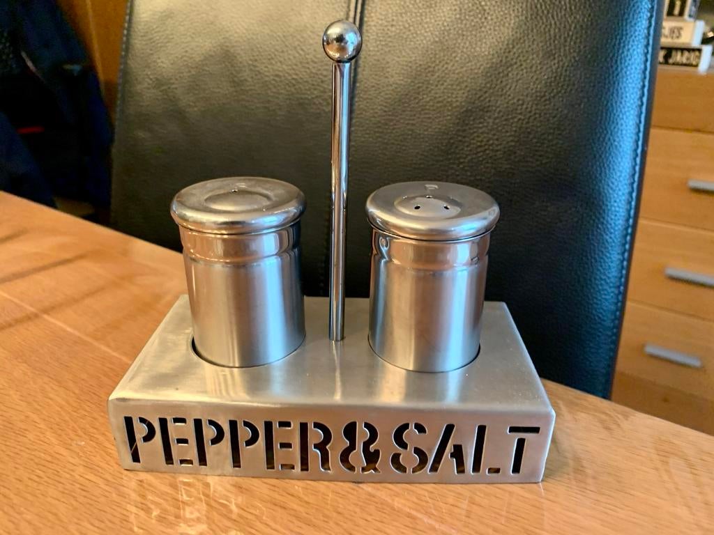 TE KOOP: metalen peper- en zoutstel NIEUW, Overige typen, Nieuw, Ophalen of Verzenden, Metaal