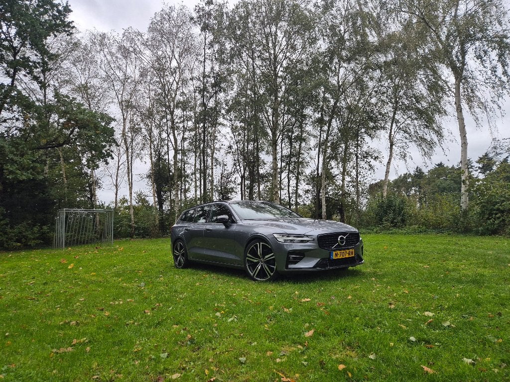 Volvo V60 B4 R-Design 2021 Grijs, 1800 kg, Zwart, 4 cilinders, 1969 cc