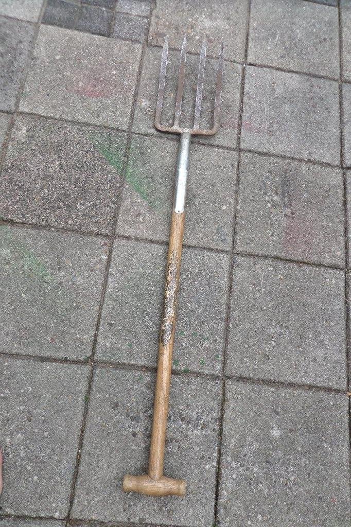 Spitvork - 115cm lengte - 4 tand - €20,00 per stuk, Ophalen, Zo goed als nieuw, Vork