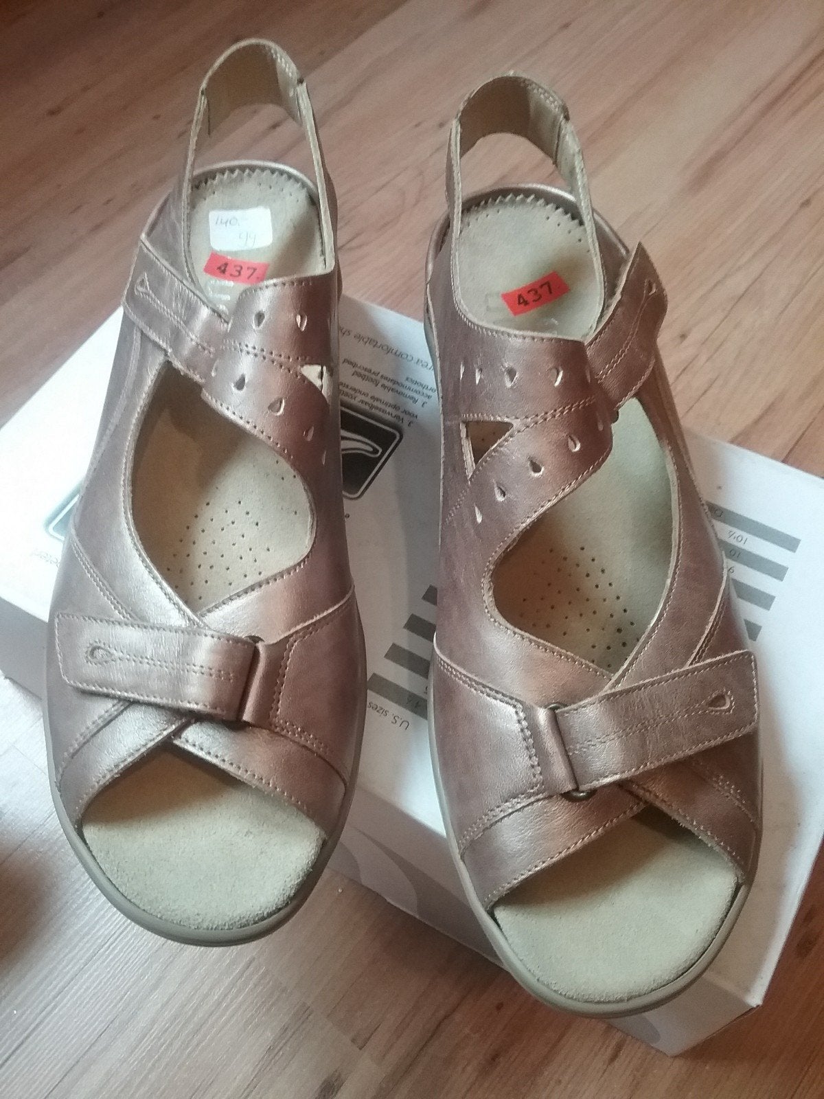 Dames schoen Durea NIEUW. Nu of nooit € 25.00., Ophalen of Verzenden, Nieuw, Overige kleuren, Sneakers of Gympen