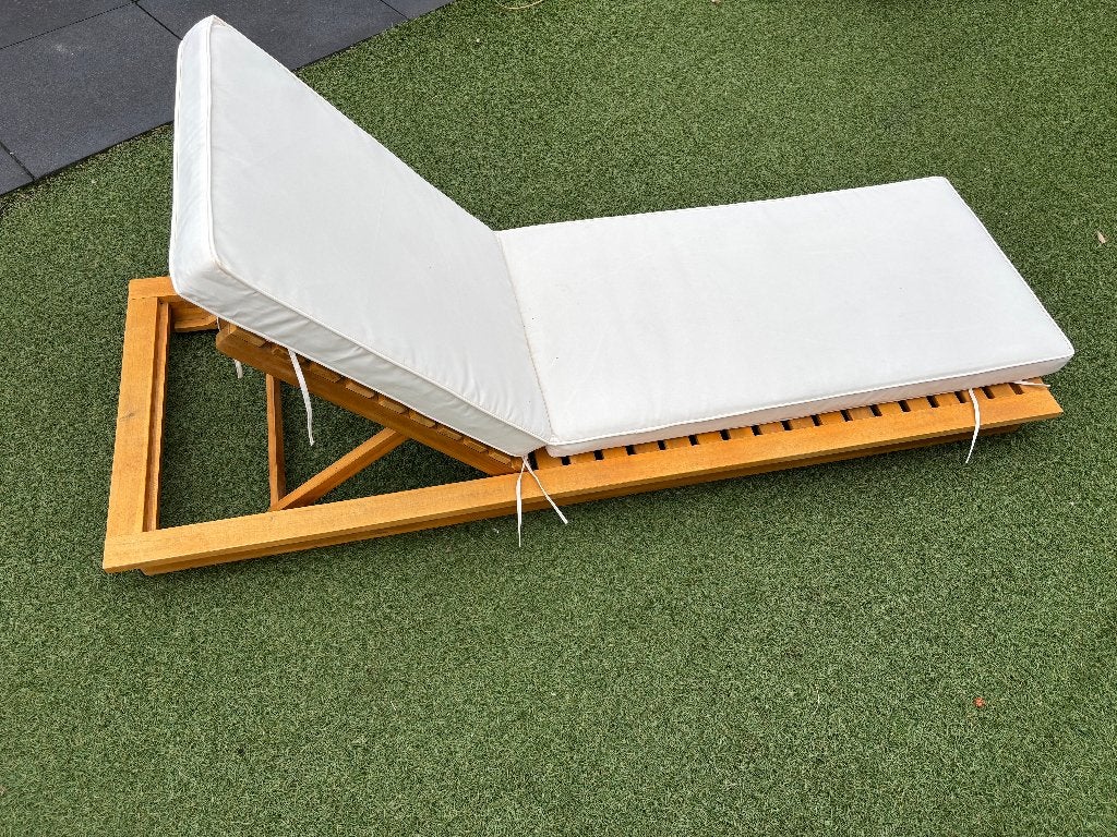 2 maanden oude ligstoel met kussen - hout off-white GRANARI, Tuin en Terras, Ligbedden, Ophalen, Zo goed als nieuw, Hout, Verstelbaar