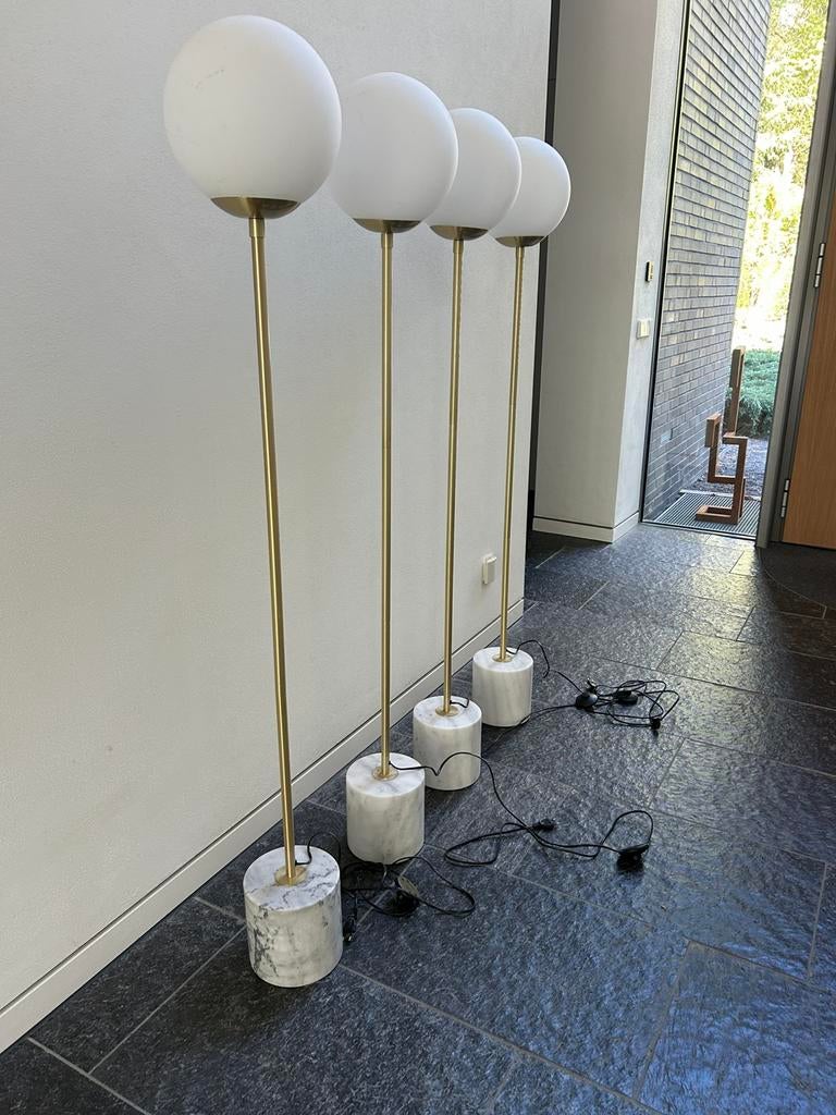 Stijlvolle design  vloerlampen met marmeren voet set van 4, Huis en Inrichting, Ophalen, Zo goed als nieuw, 150 tot 200 cm