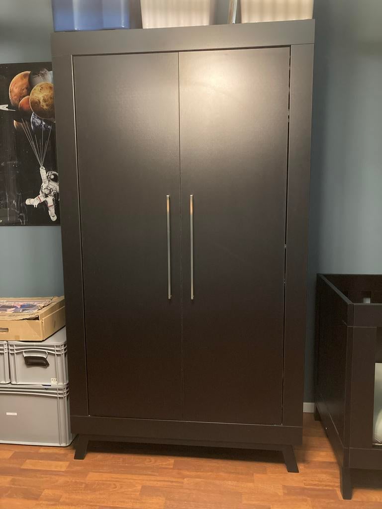 Mooie zwarte kledingkast Miami Black voor baby/kinderkamer, Ophalen, Met plank(en), Gebruikt, 100 tot 150 cm