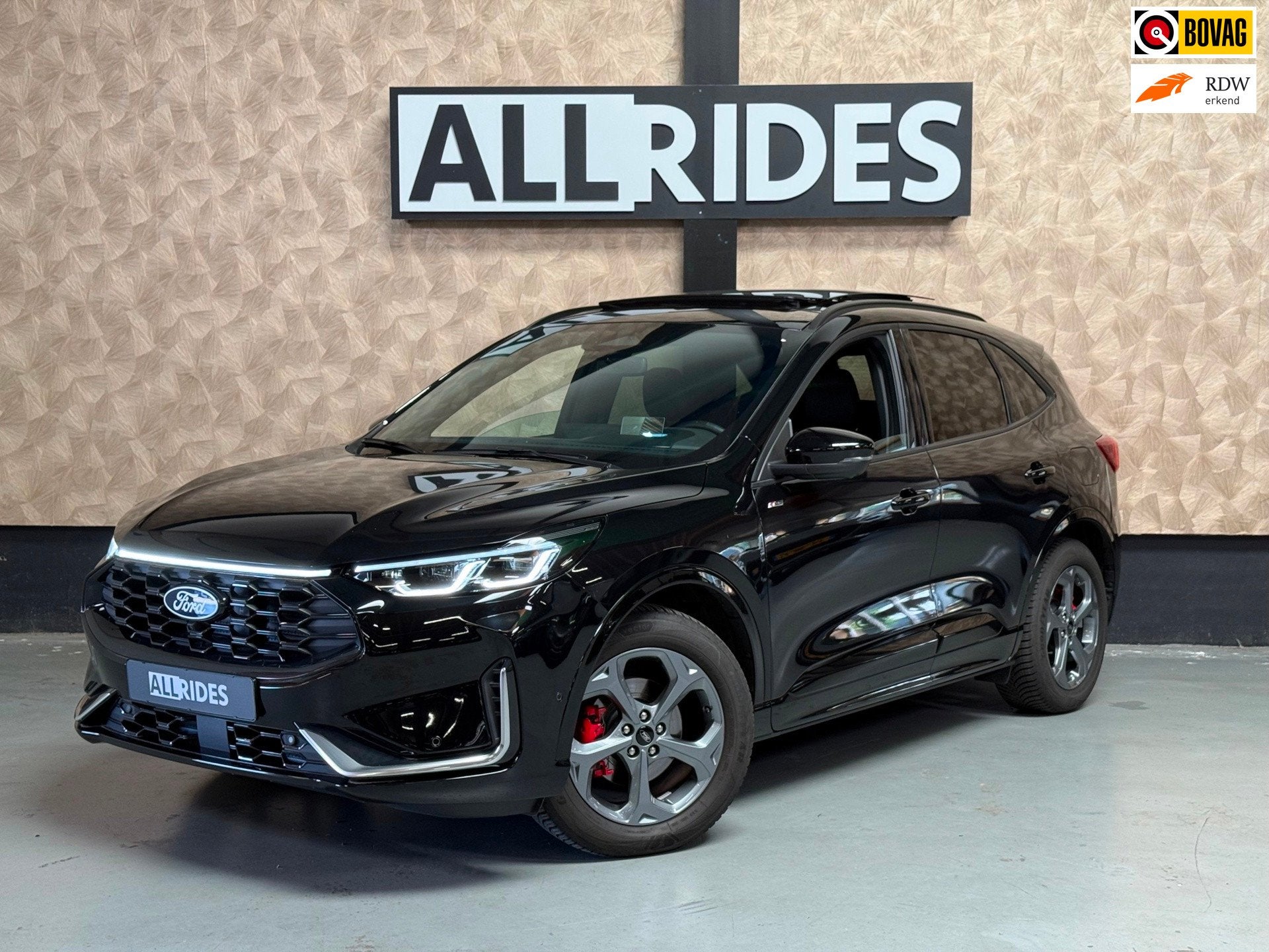 Ford KUGA 1.5 MHEV ST-Line X | Pano | Stuur/Stoelverwarming, Auto's, Dealer onderhouden, Zwart, 151 pk, Bedrijf