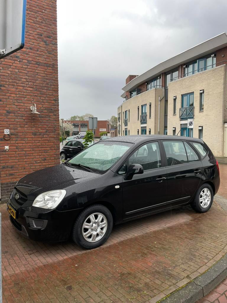 Kia Carens 2.0 Cvvt 5-ZIT 2007 Zwart, Auto's, Kia, Voorwielaandrijving, 1998 cc, Zwart, 4 cilinders