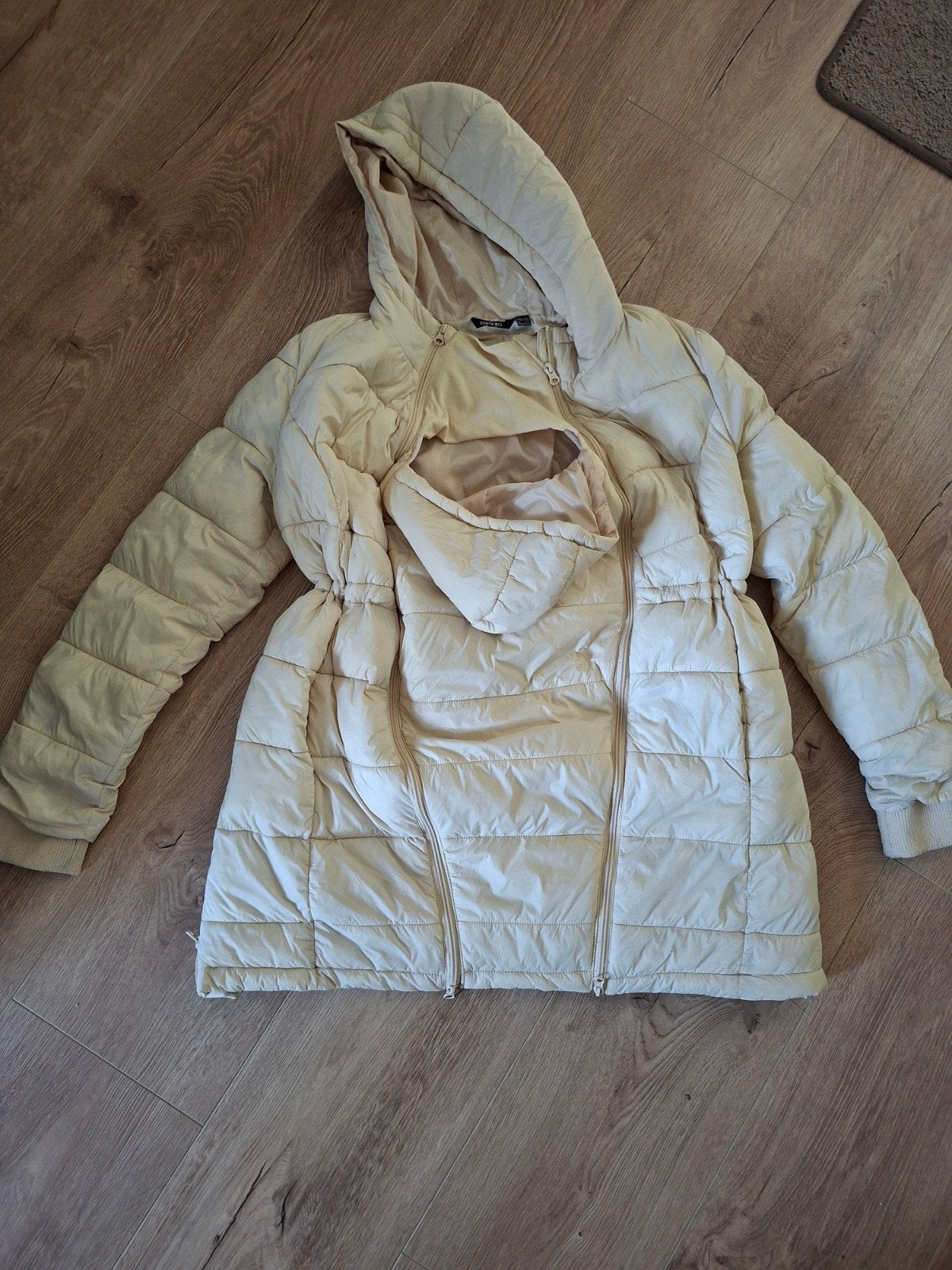 Creme zwangerschapsjas met draagfunctie, Esmara, maat S, Overige typen, Wit, Maat 36 (S), Gedragen