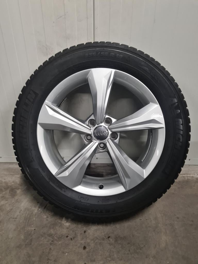 19' Audi Q5 SQ5 80A Velgen met winterbanden 2x 8mm 2x 6.5mm, 19 inch, Banden en Velgen, 235 mm, Personenwagen