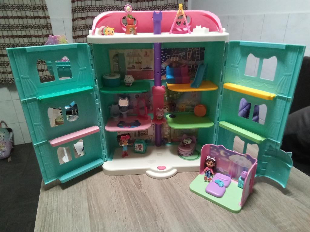 Gabby's poppenhuis met grote Gabby, rugzak, pyjama en gummen, Ophalen, Gebruikt, Poppenhuis