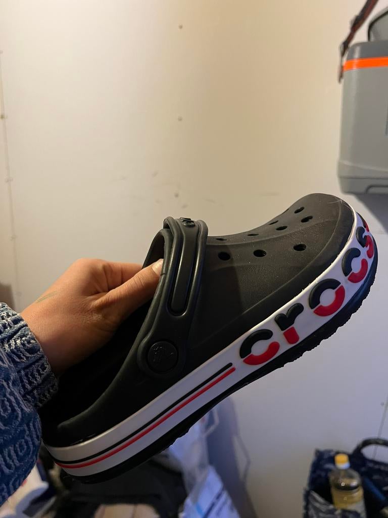 Crocs sneakers slippers nieuw maat 37 zwart rood zomer, Slippers, Zwart, Nieuw, Ophalen of Verzenden