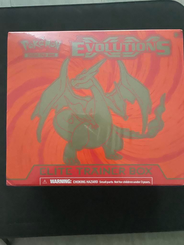 Pokémon Evolutions Elite Trainer Box Charizard & Blastoise, Ophalen of Verzenden, Nieuw, Boosterbox