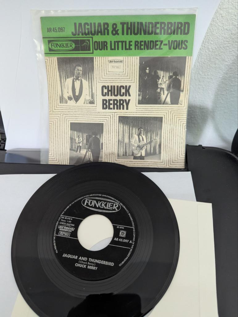 Chuck Berry - Jaguar and Thunderbird ( vinyl single), Gebruikt, Single, Ophalen of Verzenden, Pop
