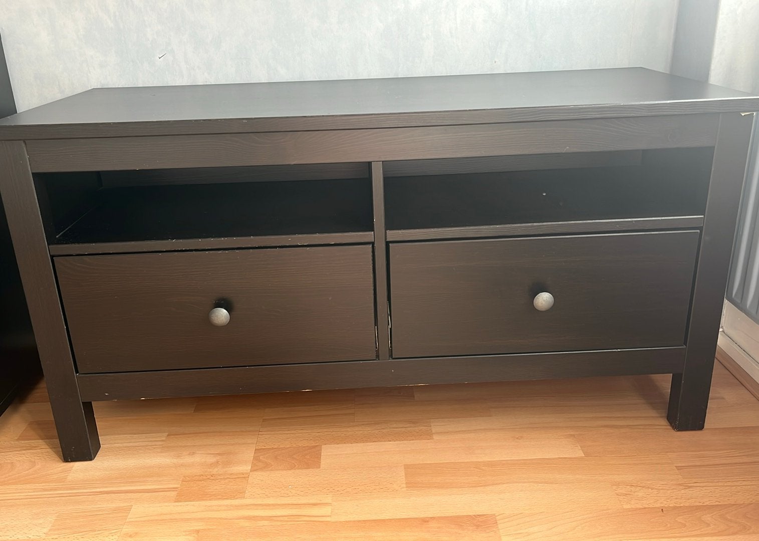 Tv kast / dressoir ikea zwart met 2 lade met kabelgoot, Ophalen, Gebruikt, 100 tot 150 cm, Minder dan 100 cm