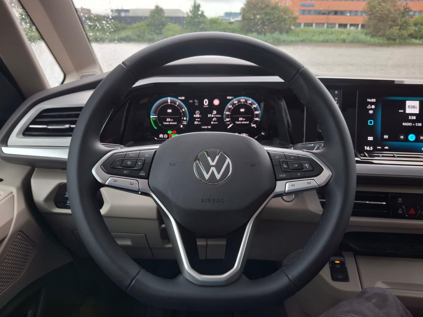 Volkswagen Multivan 1.5 eHybrid Bulli Edition 4Motion, Automaat, 2241 kg, Stof, Euro 6