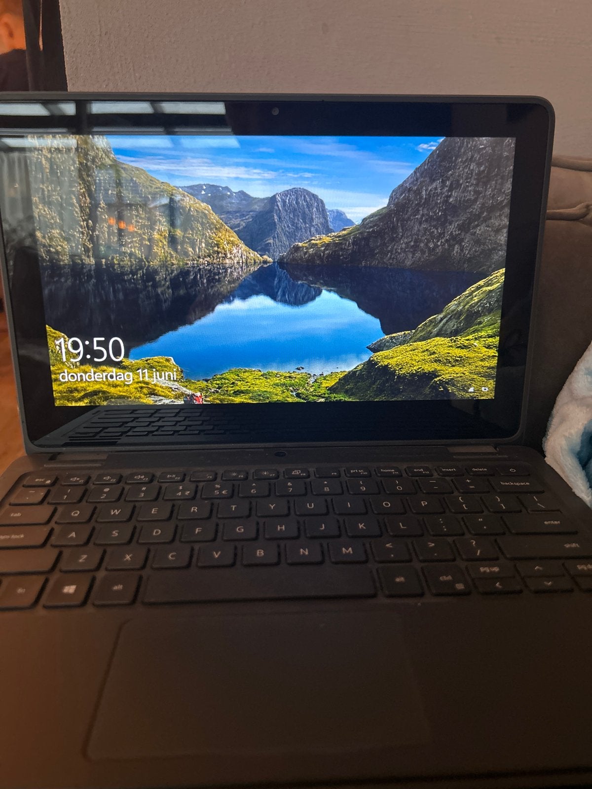 Dell Latitude 3120 laptop in goede staat, Computers en Software, Windows Laptops, Gebruikt, 2 tot 3 Ghz, Qwerty, Verzenden