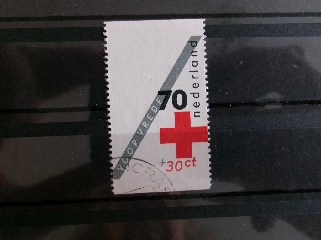 1983 - rode kruis 70 + 30 twee zijden ongetand (12b), Postzegels en Munten, Ophalen of Verzenden, Gestempeld