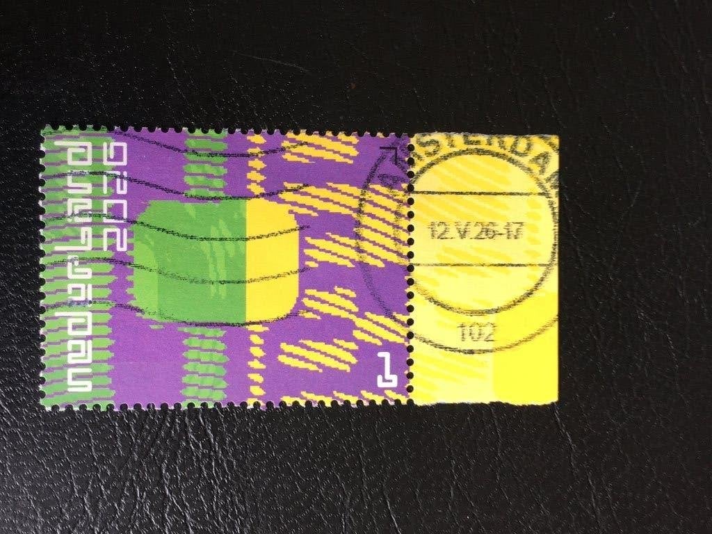 TINI 2230 Ned 2026 Kleur vorm, herinneringen rechts met tab, Ophalen of Verzenden, Na 1940, Gestempeld