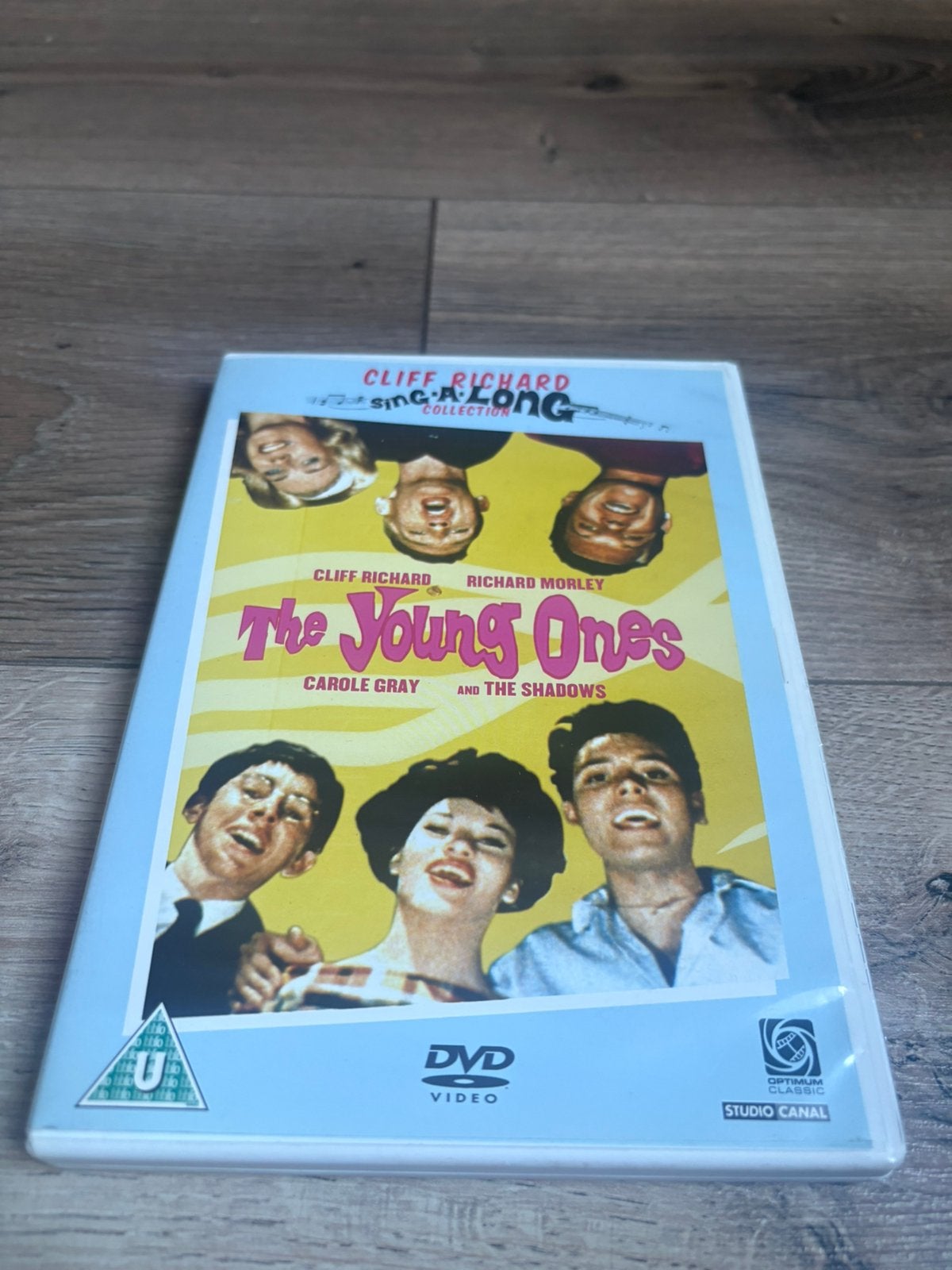 The Young Ones met Cliff Richard *UK import*, Ophalen of Verzenden, Zo goed als nieuw, Actie en Avontuur, Alle leeftijden