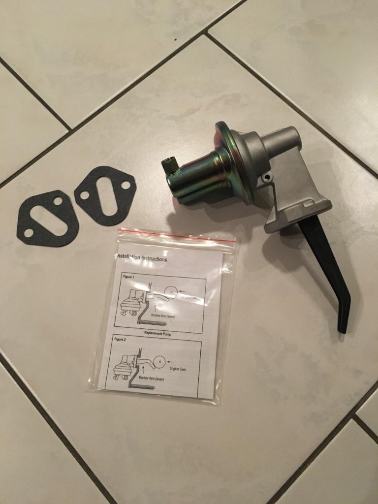 Te koop benzinepomp Chrysler dodge plymouth mopar 318-360, Ophalen of Verzenden