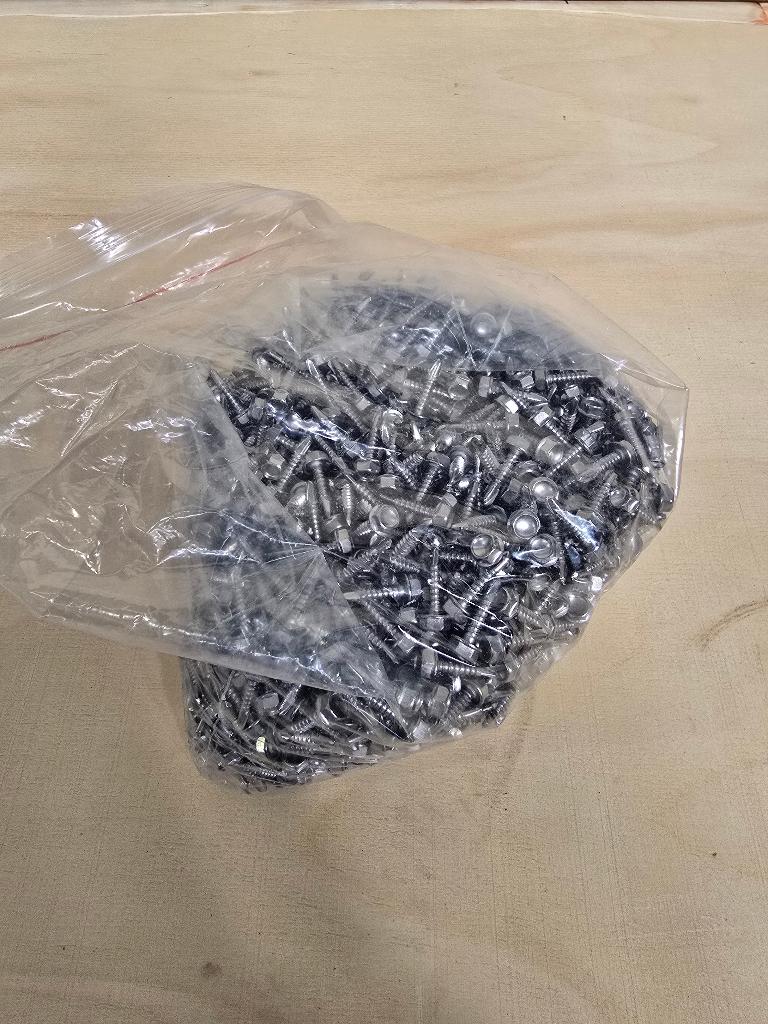 Zelftappers (€20,00 voor een doos!), Ophalen, Nieuw, IJzer