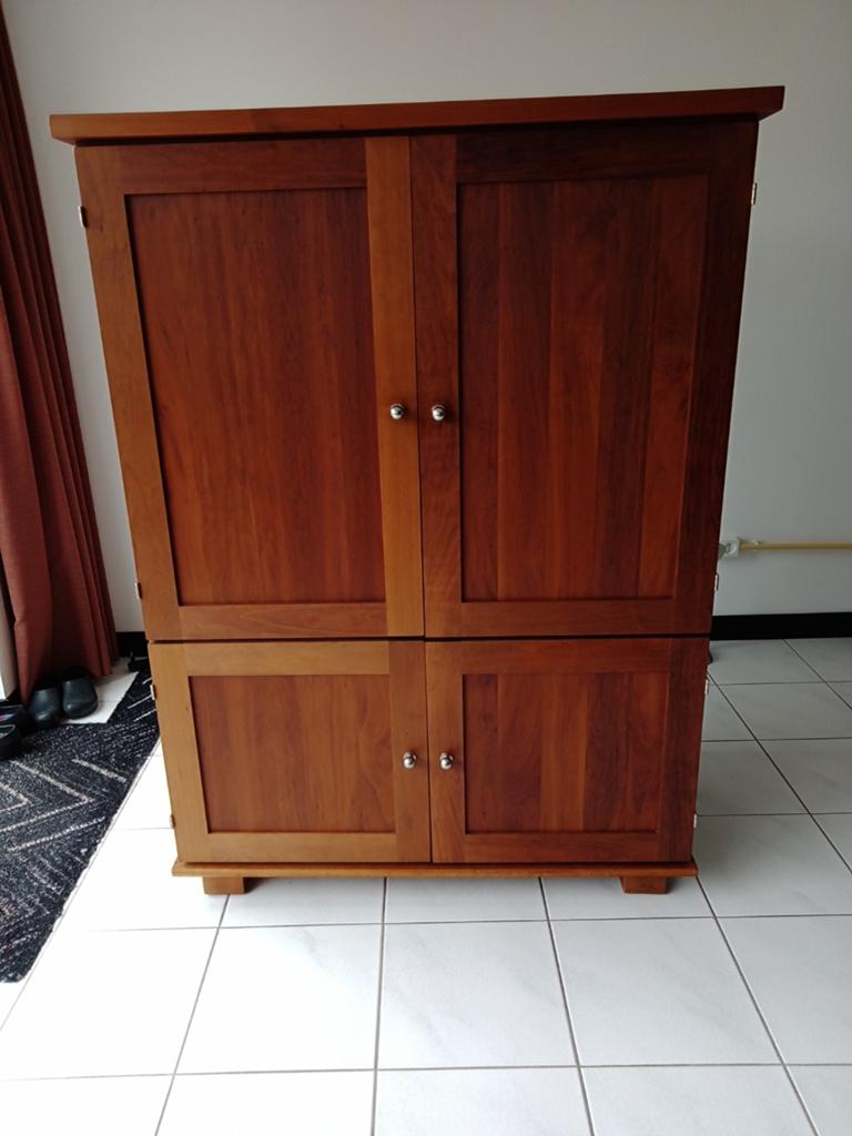 Kersenhouten kast - massief hout, Huis en Inrichting, Ophalen, Gebruikt, 100 tot 150 cm, Klassiek, Tijdloos