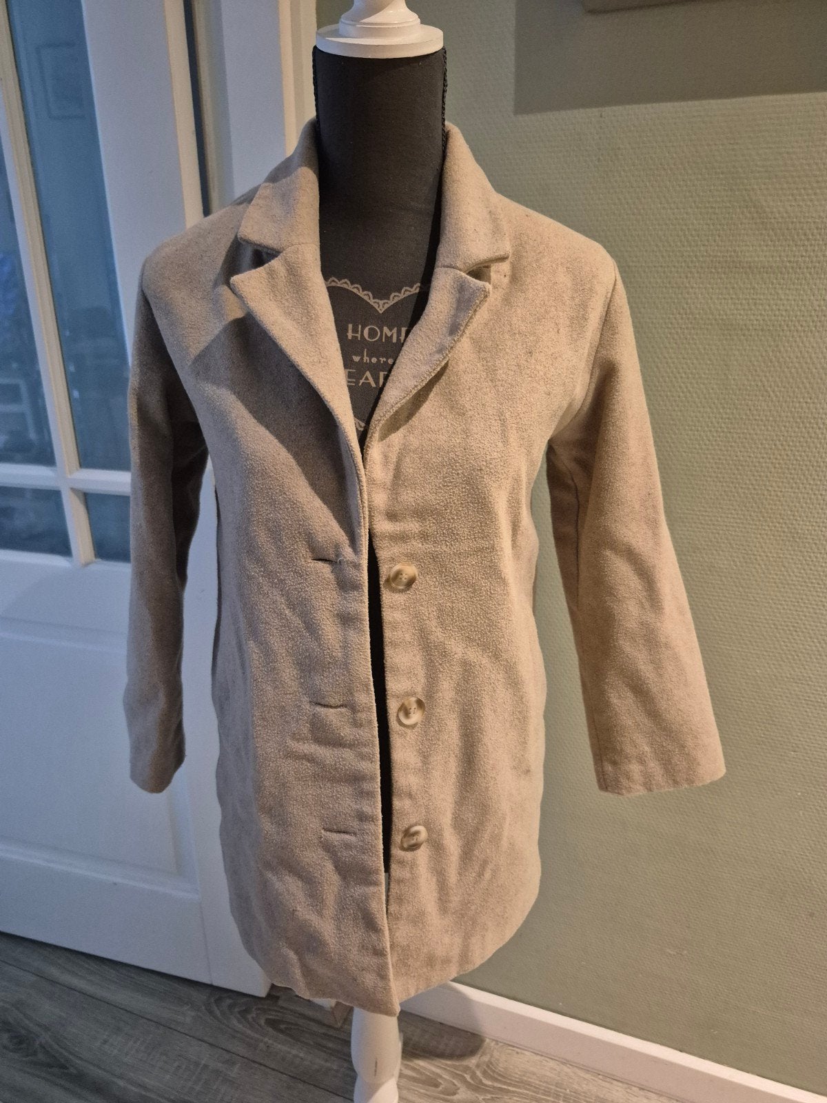 Nette beige jas voor kinderen - maat 146/152, Kinderen en Baby's, Kinderkleding | Maat 158, Gebruikt, Meisje, Ophalen of Verzenden