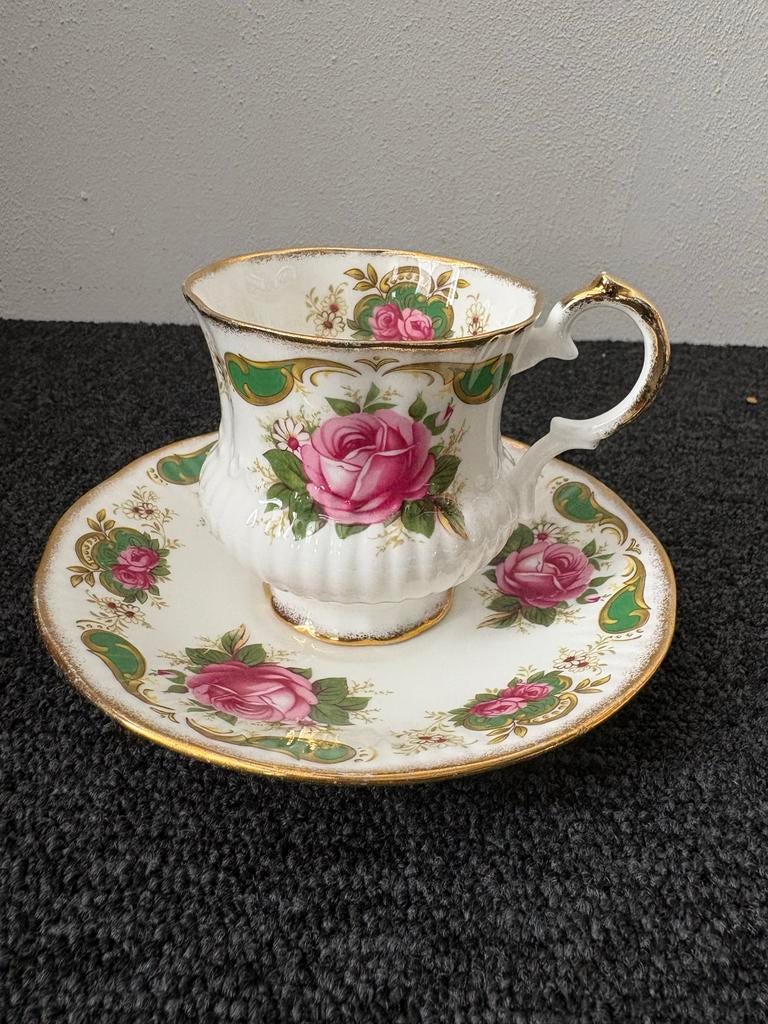 Vintage Elizabethaanse kop en schotel, fijne bone china, Ophalen of Verzenden