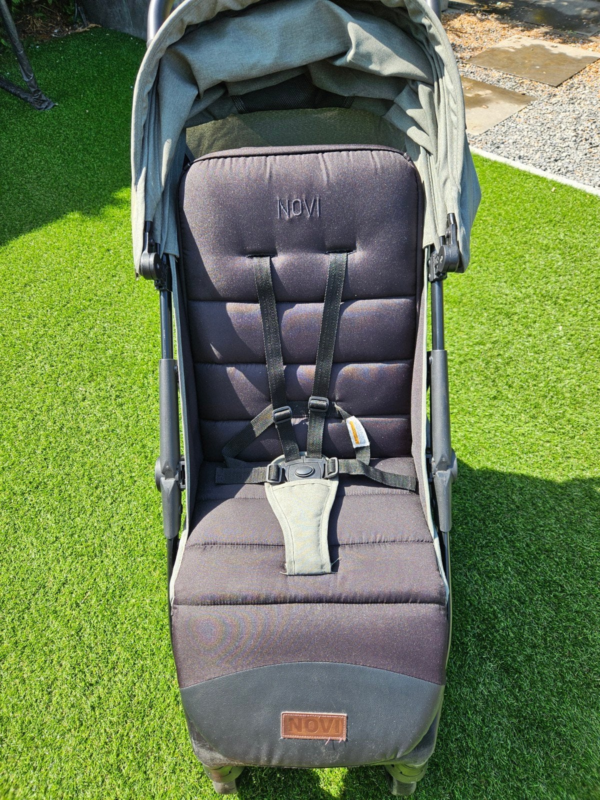 Buggy Novi, Kinderen en Baby's, Buggy's, Ophalen, Zo goed als nieuw, Regenhoes