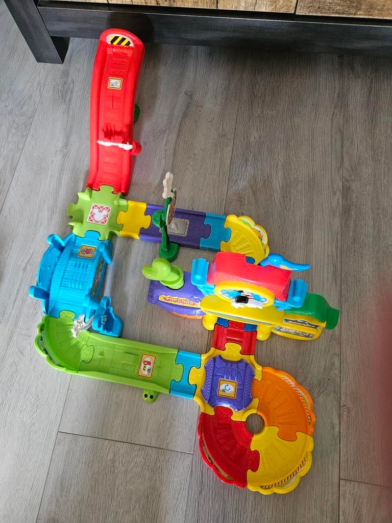 Toet toet baan met auto's . 2 sets! Mickey Mouse Donald Duck, Ophalen of Verzenden, 2 tot 4 jaar