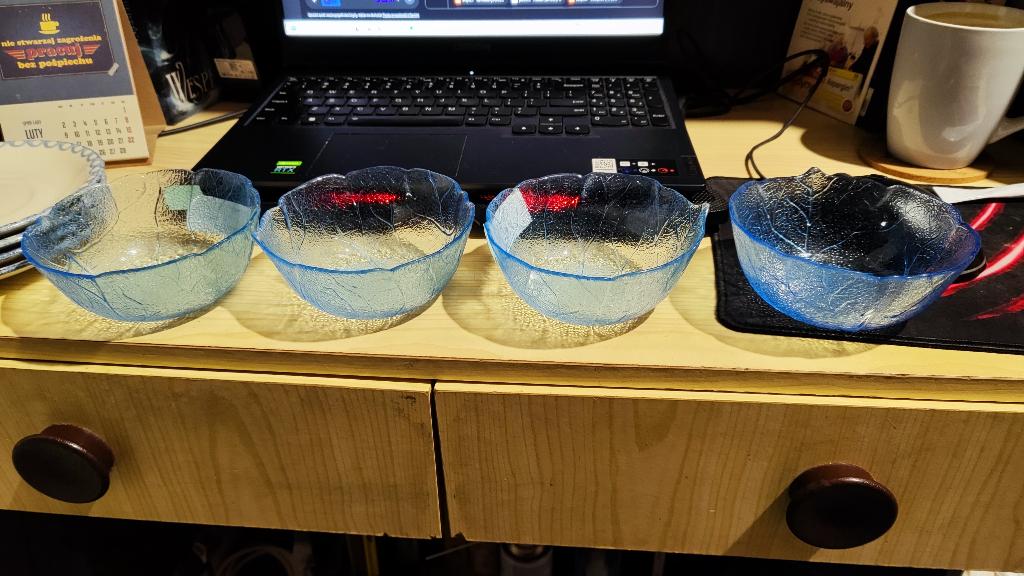 Vintage Glazen Schaaltjes Bladvorm – Blauw Ijsglas (4 stuks), Antiek en Kunst, Antiek | Glas en Kristal, Verzenden