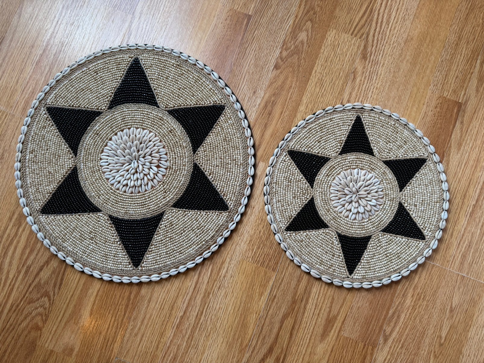 Rond wand hanger bord los decoratie Bali kralen zwart bruin, Ophalen, Zo goed als nieuw