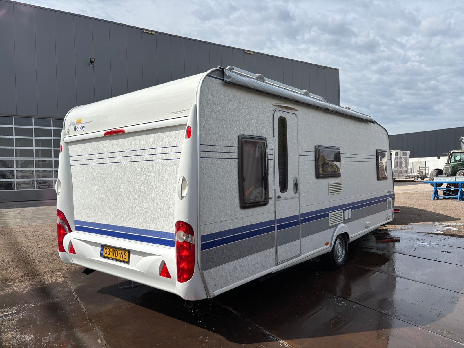 Hobby 560KMFE (2009), bankairco, mover en Isabella voortent., Stapelbed, Rondzit, Hobby, Airco