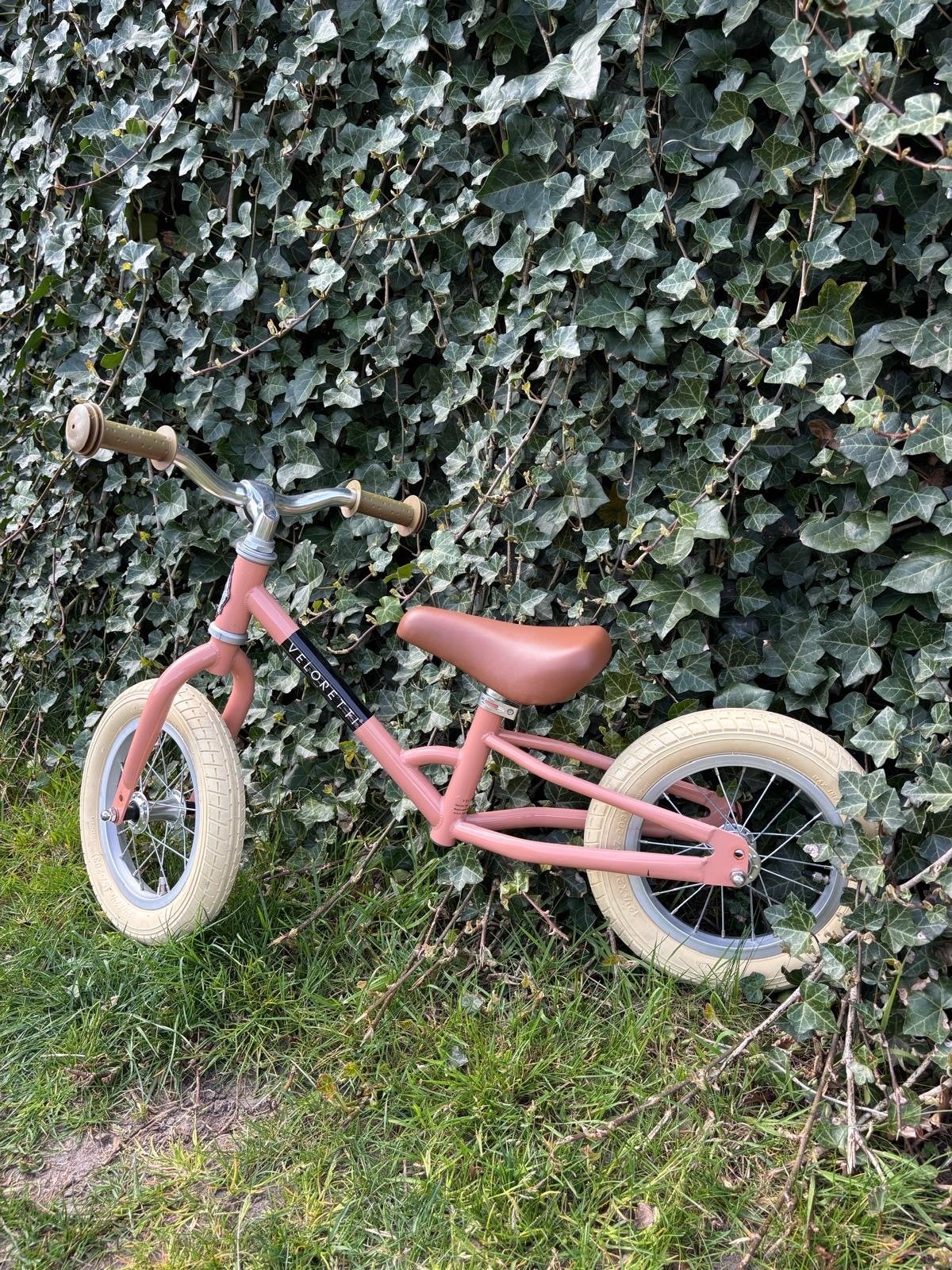 Veloretti loopfiets roze, Kinderen en Baby's, Speelgoed | Buiten | Voertuigen en Loopfietsen, Zo goed als nieuw, Loopfiets, Ophalen
