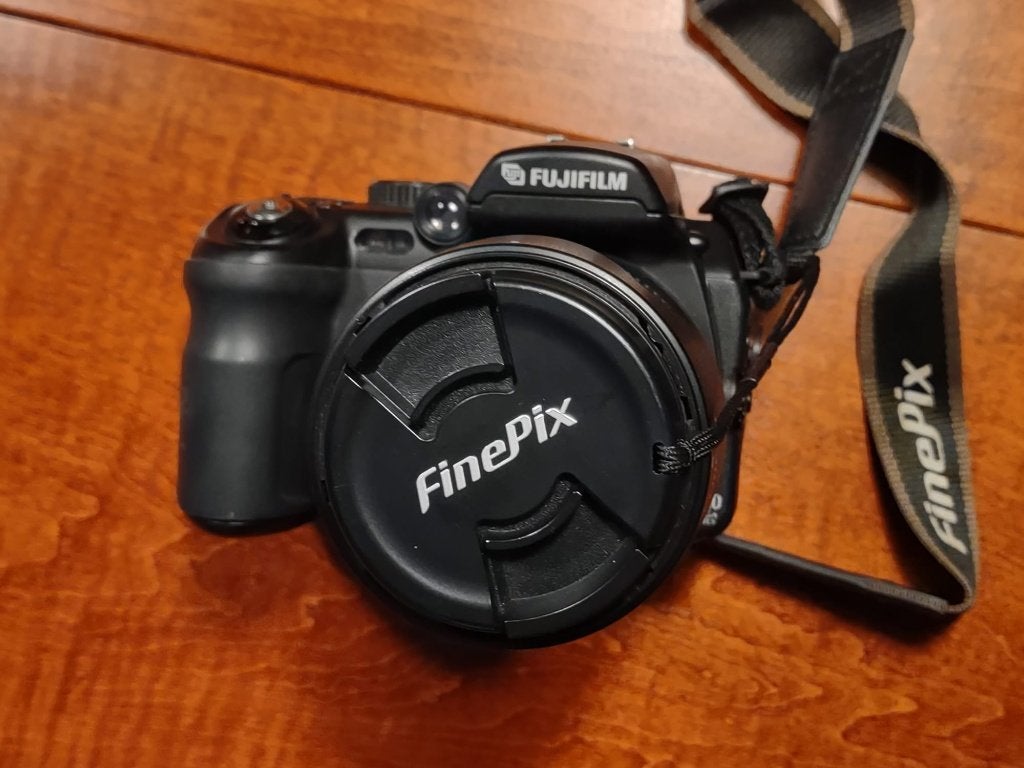 Fuji Finepix S9500, als nieuw met Löwepro tas, Geheugenkaart, 10 megapixels, Ophalen of Verzenden, Zo goed als nieuw